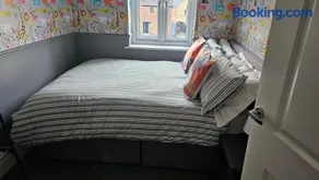 Host Stay Chippenham Close - Image 5
