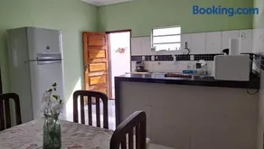 Casa ampla e agradável com piscina e churrasqueira - Image 4