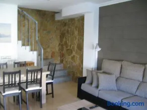 Duplex junto a un Parque - Image 2