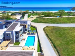Perla Beach - Image 1