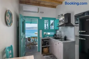 Turquoise Boathouse in Klima II - Image 1