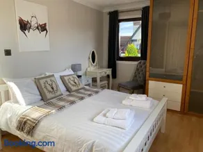 Lomond Villa - Image 2