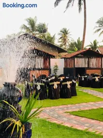 New Romantic Beach Hotel - Image 1