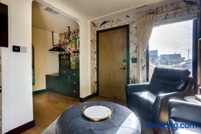 The Sun King at The Louie Boutique Motel, Walk to Everything! Dog Friendly! - Image 3