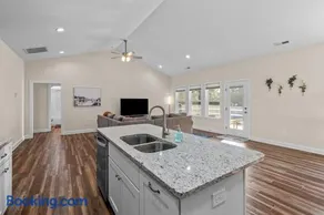 Sophisticated Suburban Oasis - Image 1