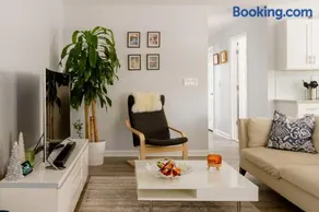 The Longmont Luxury Condo in the heart of providence - Image 2