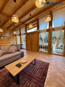 كوخ آفيري Aviary Hut - Image 1
