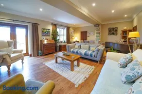 Cadshaw Country Views - Image 5