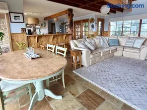 Waterfront - Bluff Beach House, Park Beach - Image 5