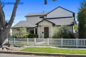 Modern Luxurious Dream Home Mar Vista, 4BDRMs, 4Baths, Kid & Pet Friendly, 10min to the beach!! - Image 2