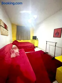 Kitinete com ótima localização - Image 4