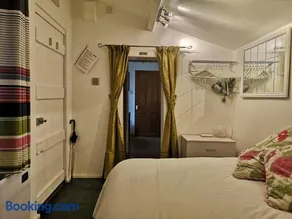 The Old Laundry, Prestatyn - cute little retreat for couples or singles and small dogs, 5 mins walk to beach and town - Image 4