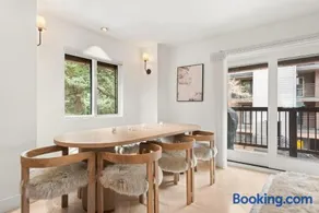 Dolomite 11, 5-Bedroom Townhome, 3 Levels, Walk to Town & Mountain Access - Image 5