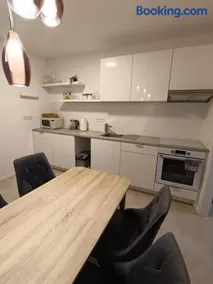 Specious Apartment in Downtown - Image 4