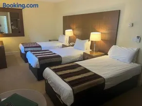 Cryans Hotel - Image 5
