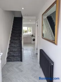 3 Bedroom House By The Sea, Deal Centre - Image 2