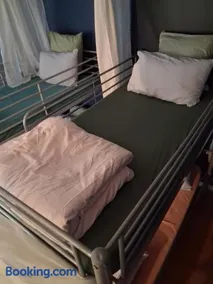 Male shared room daily stay from 8pm-10am - Image 4