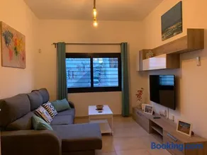 Covento Beach 2, centro con garage y patio - Image 1