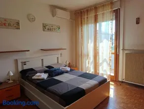 Three Rooms With Whirlpool Bath - Image 1