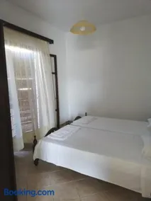 Dimitrakis Apartments - Image 2