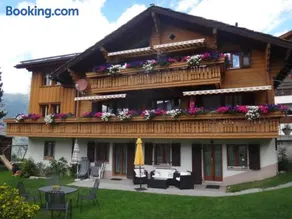 Chalet Petunia - Image 3