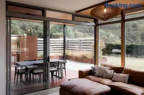 Woodbridge Hill Country Escape - Image 4