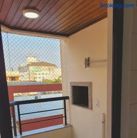 Canasvieiras Quadra-Mar Apartamento Inteiro com Sacada e Churrasqueira - Image 2