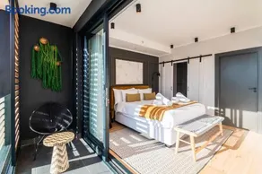 The Portswood by Stay In Luxury - Image 1