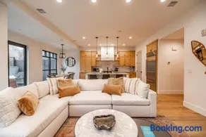 Park City White Pine Mountain Retreat | Walk to Ski, Free Shuttle, Mountain Views/Ski Waxes, Hot Tub - Image 3