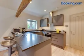 2 Bed in Middleton oc-rfb - Image 3