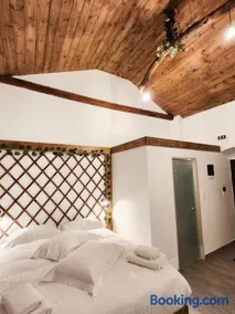Èlia Luxury Rooms - Image 5