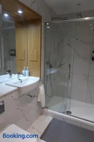 Modern, private and cozy apartment - Image 4