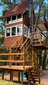 Casa na árvore perto da praia - Image 1