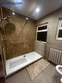 Shirleys apartment - Image 4
