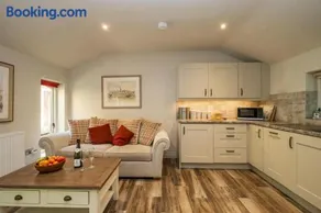 Vine Cottage, #Kelsale, sleeps 2, Close to #Aldeburgh #Saxmundham #Sizewell #Woodbridge Managed by Aldeburgh Coastal Cottages - Image 4