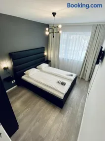 HappyHome Central Deluxe Apartments - Image 3