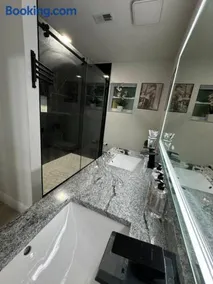 Beautiful and comfy home! - Image 4