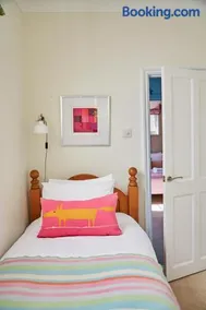 Beautiful 3 Bedroom Converted Chapel Stylish Central - Image 5
