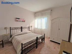 La Mimosa Chic - Image 2