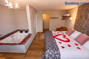 Suites e Chales petfriendly com ar, hidro e lareira - Image 4