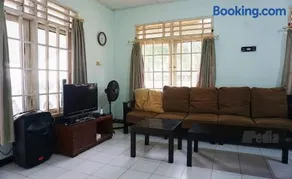 Villa Apedia Anyer, 3 Kamar, Pantai Pasir Putih - Image 5
