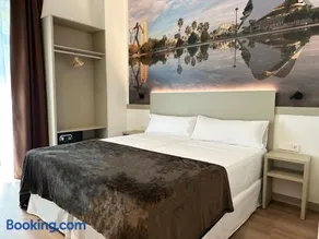 Hotel BESTPRICE Valencia - Image 1