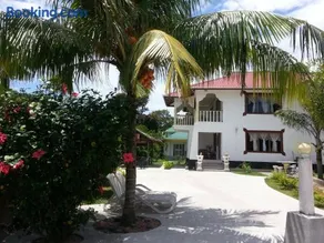 Zanboza Guesthouse - Image 1