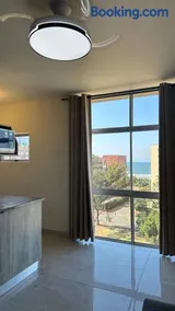 Modern Ocean-View Apartment - Image 2