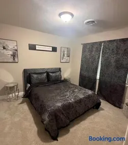Beautiful home in downtown - Image 1