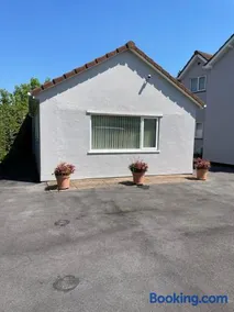 Leylands Annexe - Image 2