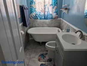 Salty Bay Escape - Image 5