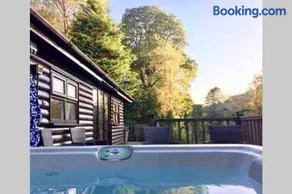 Mistletoe One Luxury Lodge with Hot Tub Windermere - Image 1