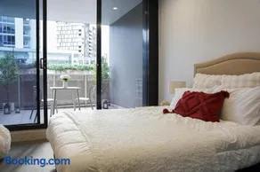 Luxury Rooftop Retreat Pool, Spa Sauna & Parking - Image 1