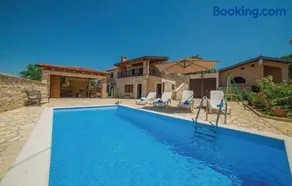 Luxury Villa Maria with Pool - Image 1